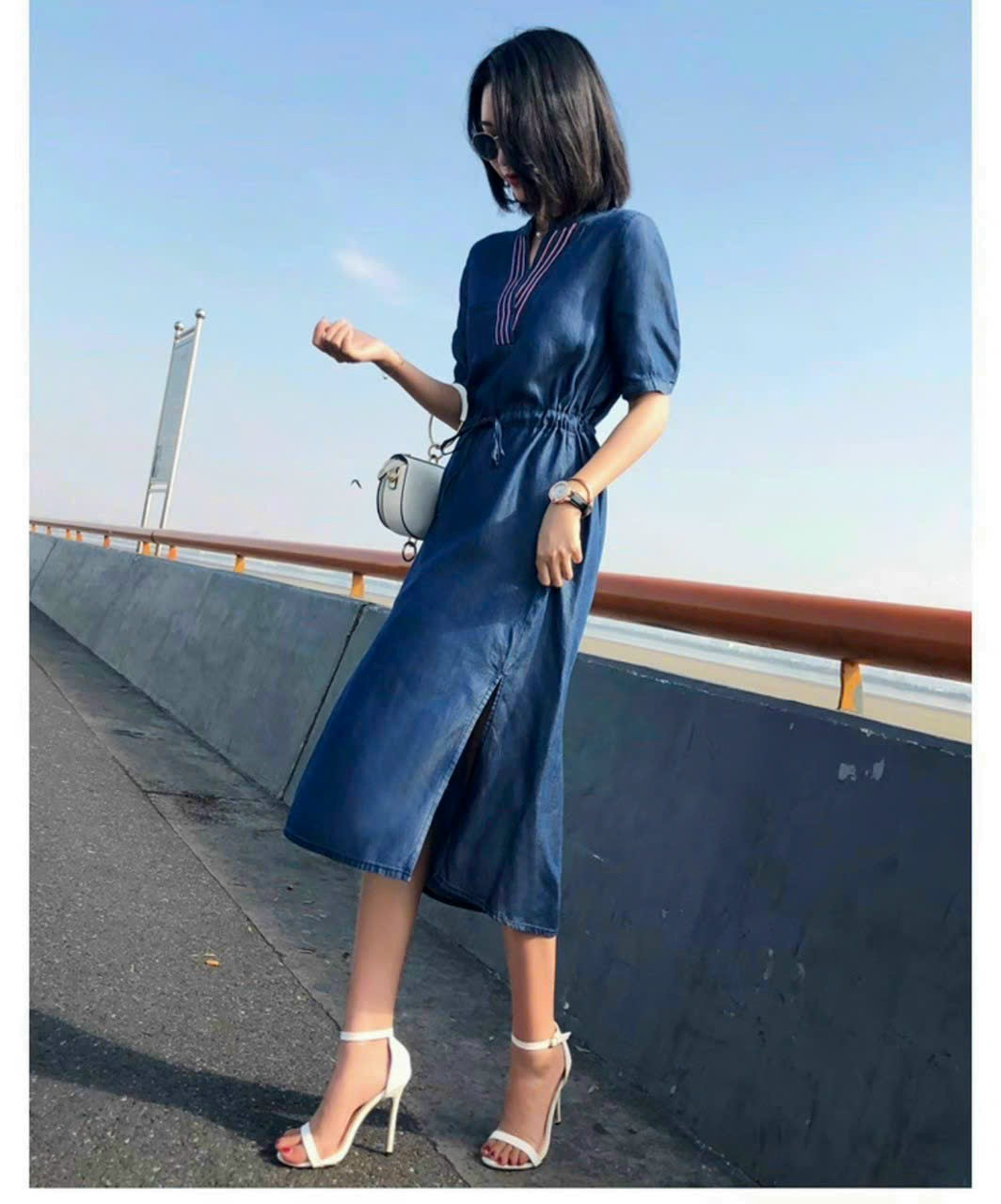 ĐẦM JEAN DENIM DÁNG XÒE CỔ TRỤ PHỐI VIỀN